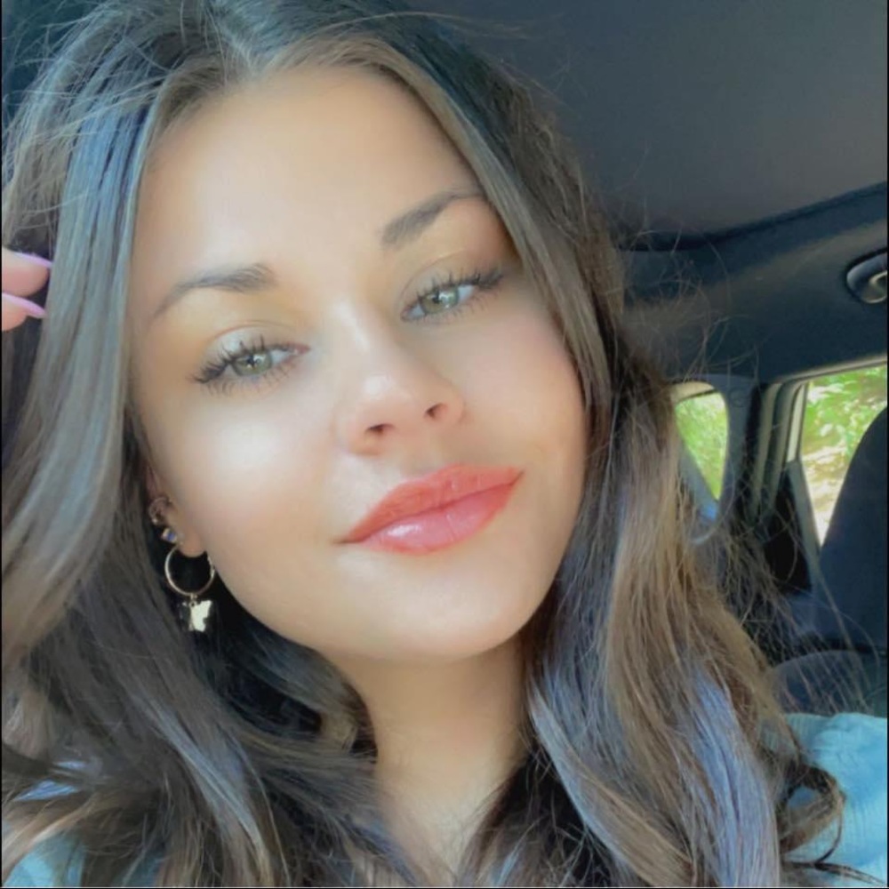 Meet your Posher, Macie